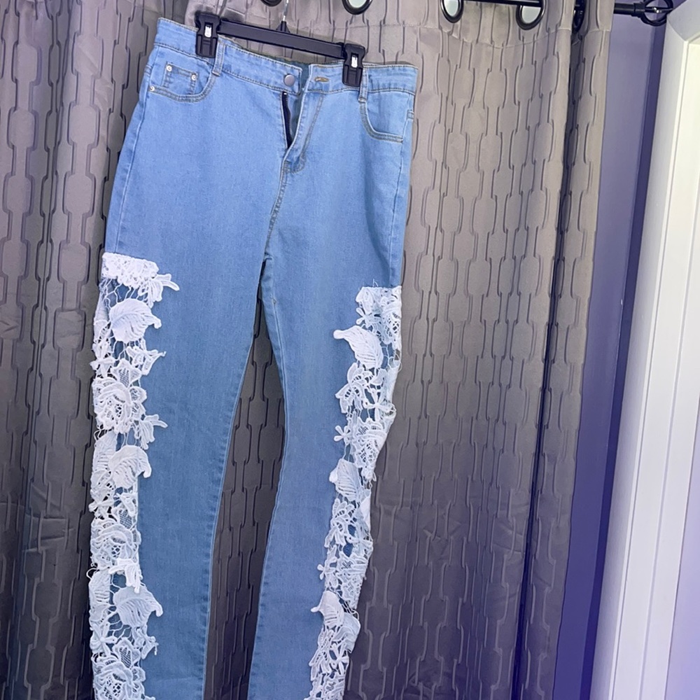 Womens Lace Petal Jeans